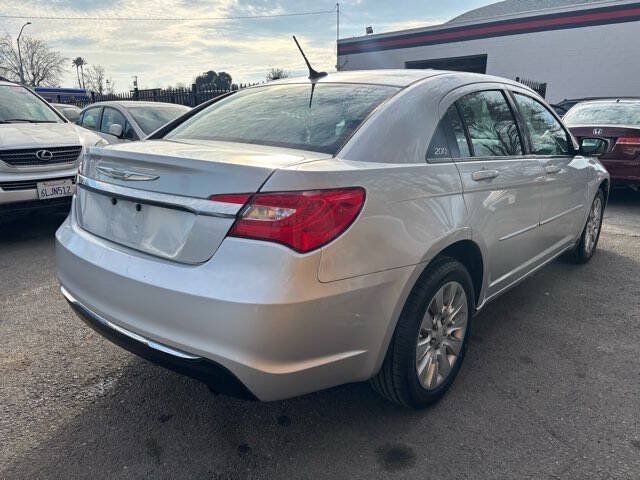 Used 2012 Chrysler 200 LX FWD image 4