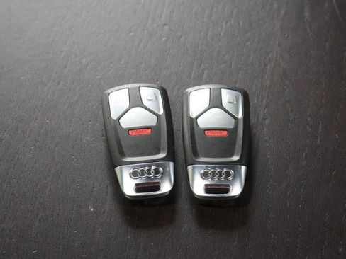 Used 2022 Audi A4 2.0T Premium Plus w/ Premium Plus Package AWD/4WD image 2
