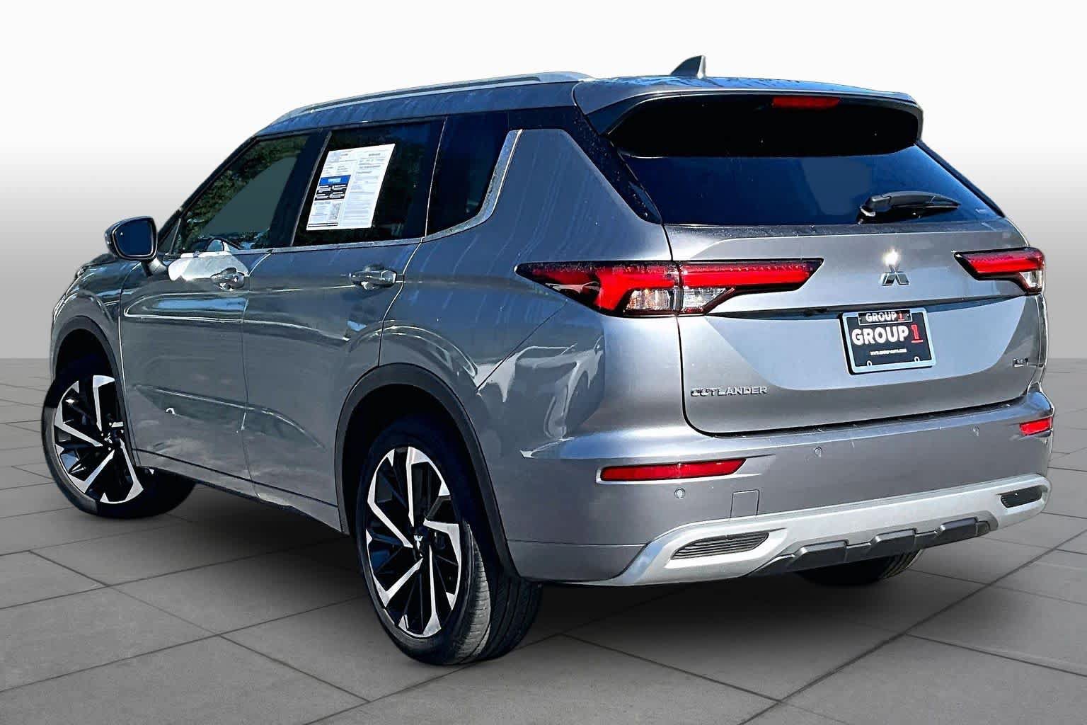 Used 2022 Mitsubishi Outlander SEL AWD/4WD image 12