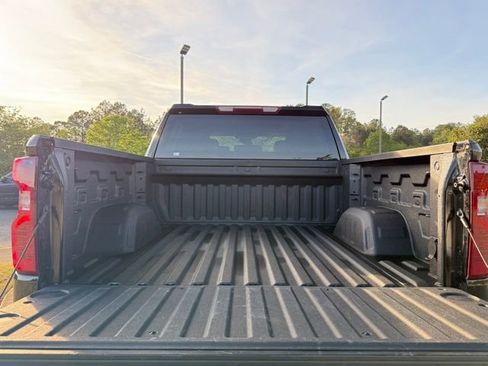 Used 2025 Chevrolet Silverado 1500 LT image 28