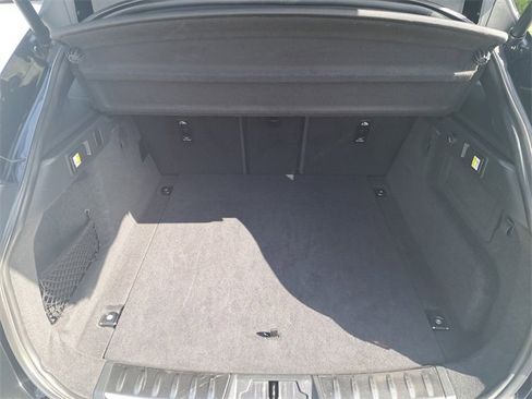 Used 2025 Jaguar F-PACE R-Dynamic S image 7