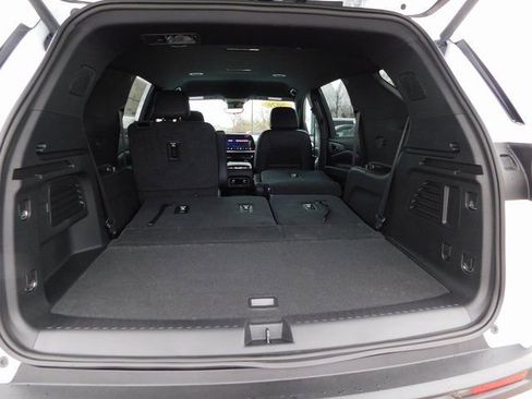 New 2026 Chevrolet Traverse LT w/ Driver Confidence Package FWD image 26