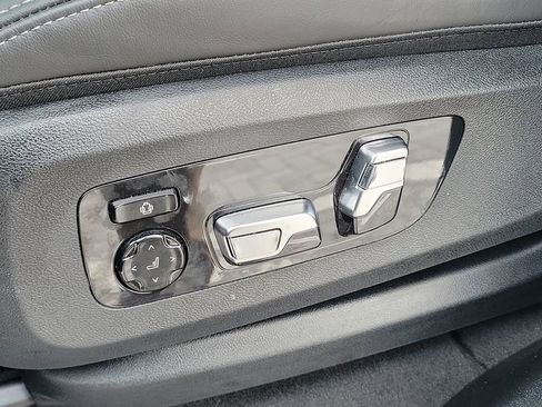 Used 2026 BMW X5 M60i AWD/4WD image 27