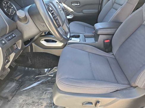 Used 2024 Nissan Frontier SV w/ Hardbody Edition image 17