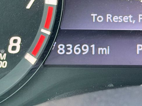 Used 2021 Nissan Titan PRO-4X w/ Pro-4x Convenience Package image 9