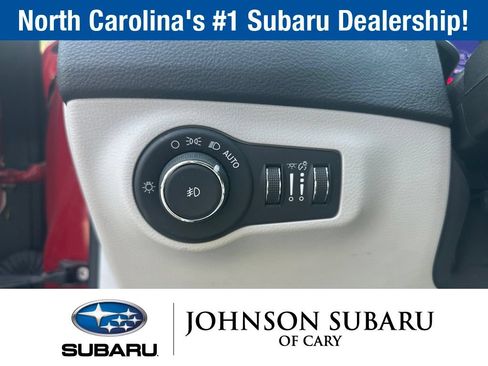 Used 2018 Jeep Compass Latitude FWD image 16
