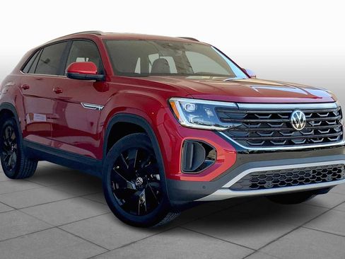Used 2025 Volkswagen Atlas Cross Sport SE FWD image 2