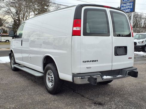 Used 2024 GMC Savana 2500 w/ Driver Convenience Package image 5