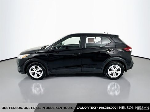 Certified 2025 Nissan Kicks Play S image 8