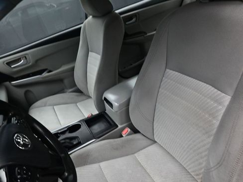 Used 2016 Toyota Camry LE image 31