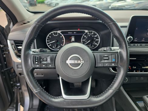 Used 2022 Nissan Rogue SV w/ SV Premium Package FWD image 30