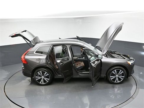 Used 2022 Volvo XC60 B5 Inscription image 50