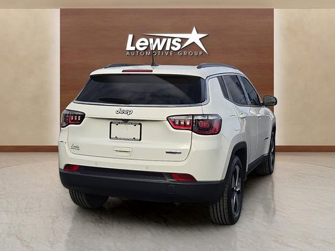 Used 2020 Jeep Compass Latitude image 4