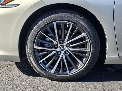 New 2025 Lexus ES 350 w/ Premium Package image 8