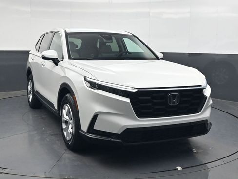 Used 2025 Honda CR-V LX image 2