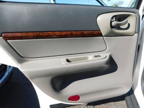 Used 2003 Chevrolet Impala Sedan w/ Preferred Equipment Group image 14