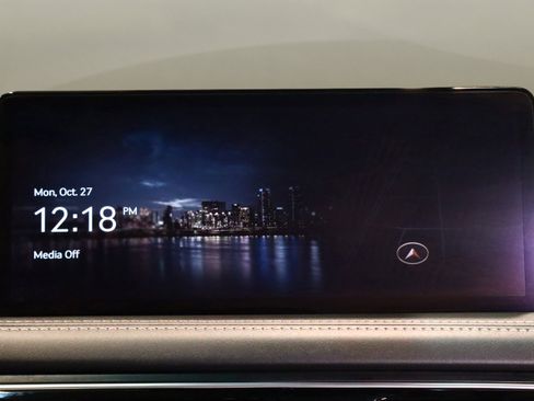 Used 2023 Genesis G70 2.0T image 29