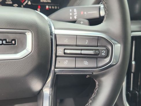 Used 2025 GMC Yukon Denali AWD/4WD image 27