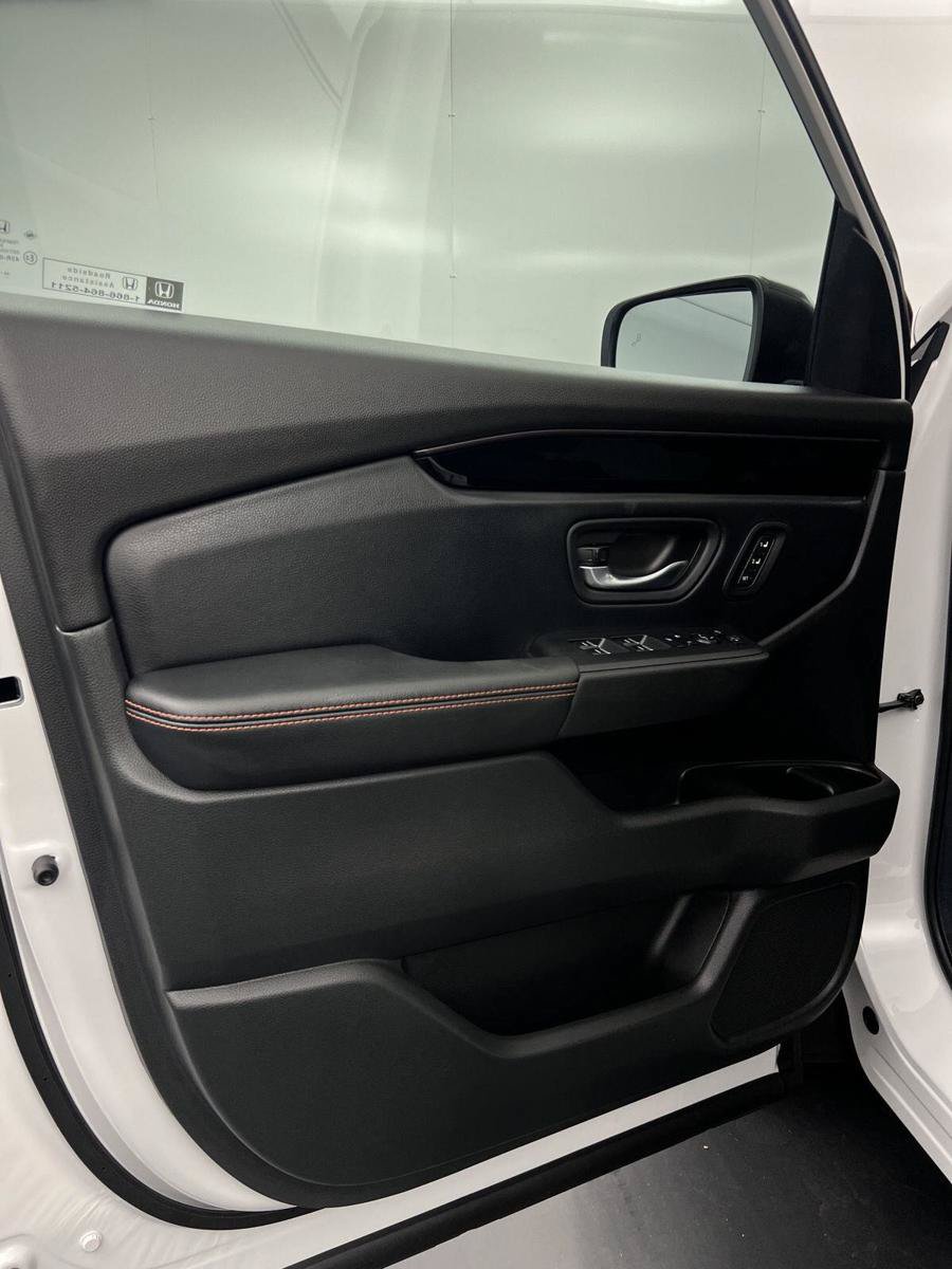 Certified 2025 Honda Pilot TrailSport image 17