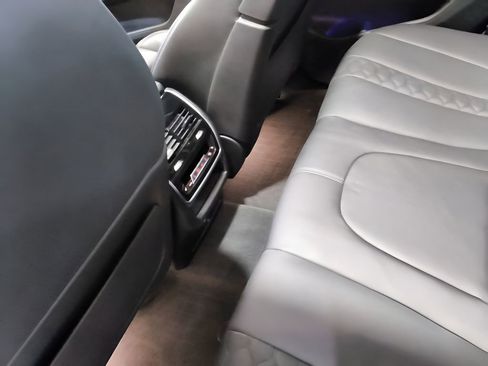 Used 2020 BMW X5 M Competition w/ Executive Package AWD/4WD image 31