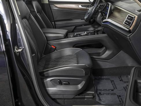 Used 2024 Volkswagen Atlas SEL Premium R-Line image 49