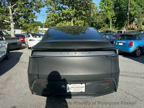 Used 2026 Tesla Model Y Long Range RWD image 10