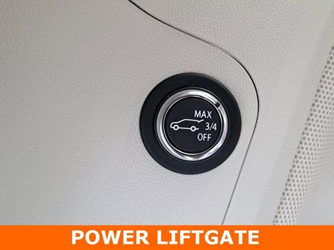 Used 2021 GMC Acadia Denali w/ Denali Technology Package image 23