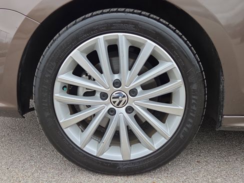 Used 2015 Volkswagen Jetta SE image 9