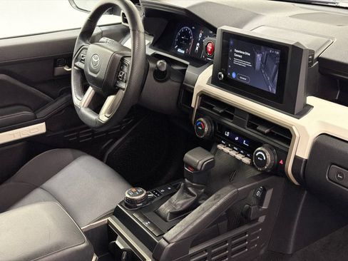 Used 2024 Toyota Tacoma TRD Off-Road AWD/4WD image 9