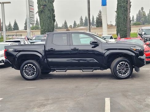 Used 2024 Toyota Tacoma TRD Sport image 4