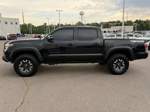 Used 2021 Toyota Tacoma TRD Off-Road w/ Technology Package AWD/4WD image 2