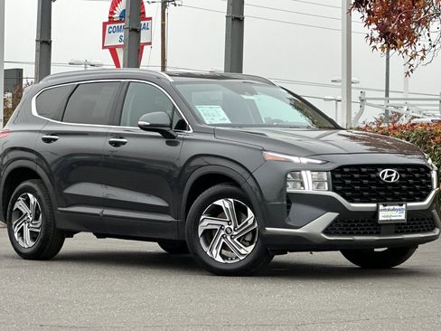 Used 2023 Hyundai Santa Fe SEL image 2