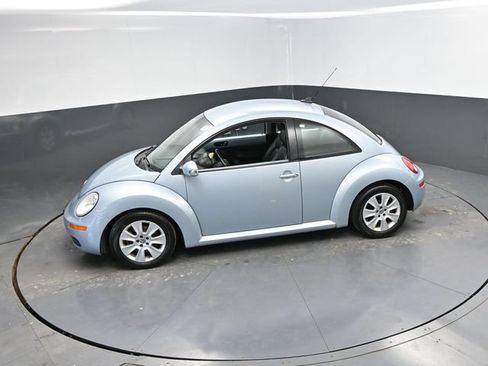 Used 2009 Volkswagen Beetle Coupe FWD image 30