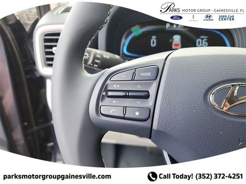 New 2025 Hyundai Venue Limited image 25