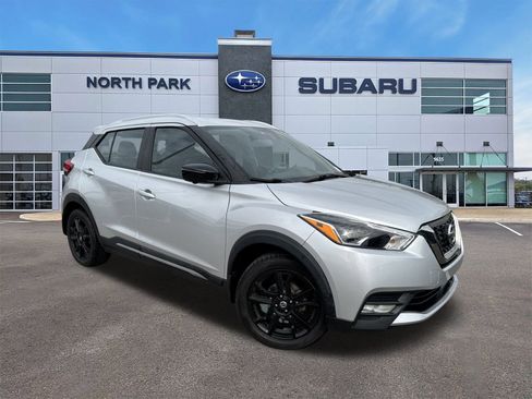 Used 2020 Nissan Kicks SR image 1