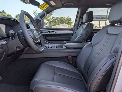 New 2026 Jeep Grand Wagoneer Limited AWD/4WD image 16