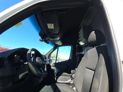 Used 2019 Mercedes-Benz Sprinter 170 w/ Driver Convenience Package image 7