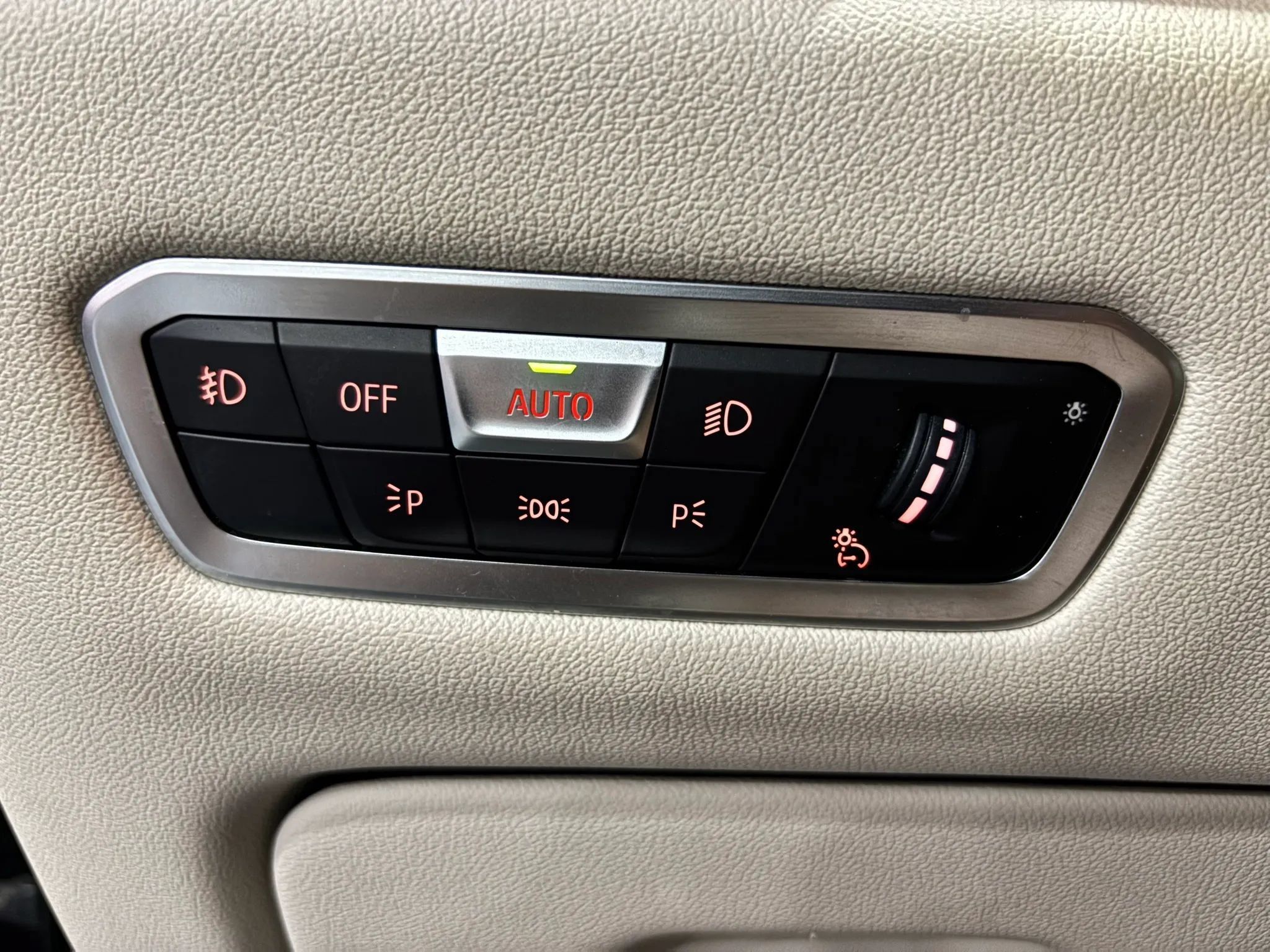 Used 2021 BMW X5 sDrive40i w/ Premium Package RWD image 39