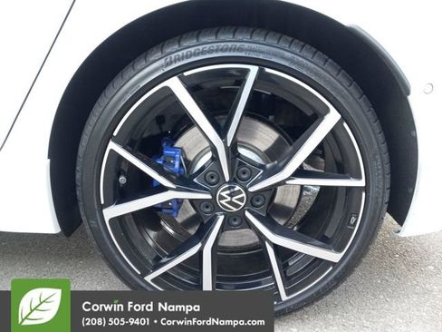 Used 2024 Volkswagen Golf R image 29