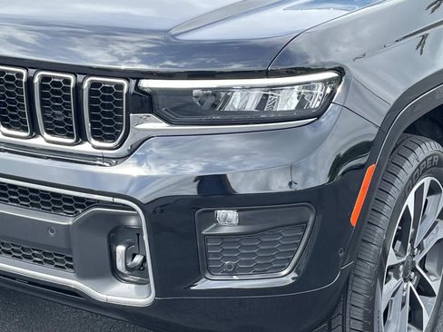 Used 2023 Jeep Grand Cherokee Overland AWD/4WD image 10
