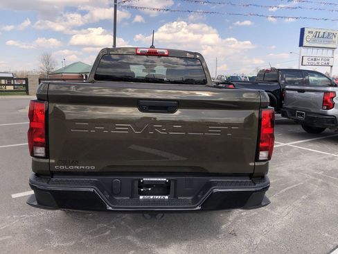 Used 2024 Chevrolet Colorado W/T image 10