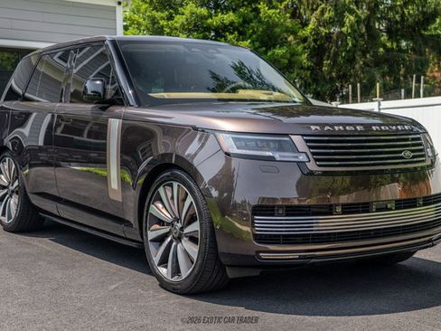 Used 2025 Land Rover Range Rover SV AWD/4WD image 12