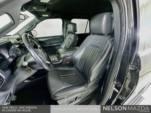 Used 2023 Ford Expedition Platinum AWD/4WD image 12