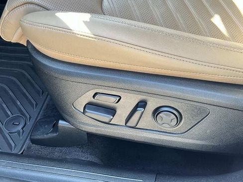 Used 2025 Kia Sorento SX Prestige w/ Olive Brown Leather Package image 32