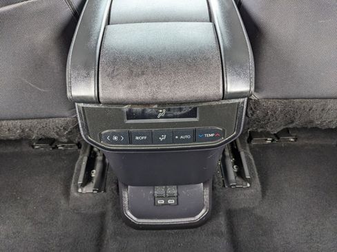 Used 2023 Toyota Highlander L image 31