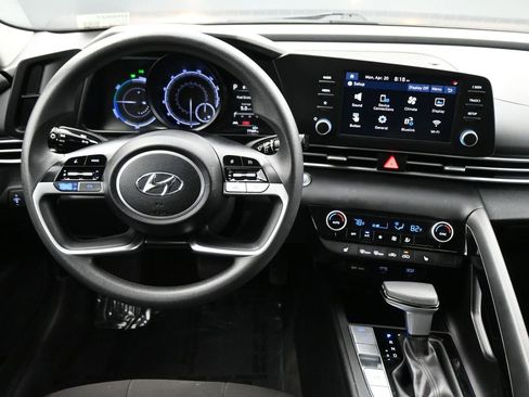 Used 2023 Hyundai Elantra Blue FWD image 6