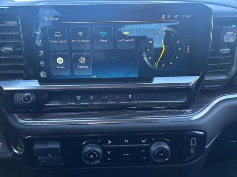 Used 2024 Chevrolet Silverado 2500 LT image 11