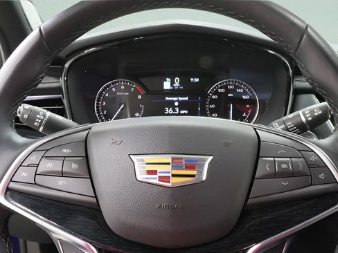 Used 2025 Cadillac XT5 Premium Luxury image 13