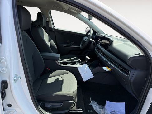 New 2026 Kia K4 FWD image 19
