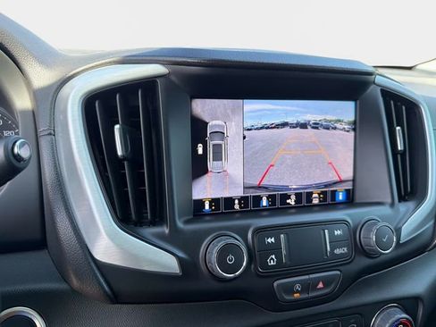 Used 2023 GMC Terrain SLT w/ Tech Package FWD image 24